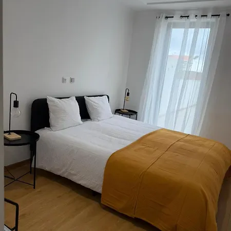 Elegant Getaway - Spacious 3 Bedroom -lisbon Baixa Da Banheira Διαμέρισμα *