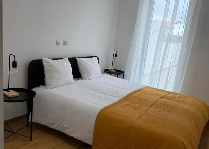Elegant Getaway - Spacious 3 Bedroom -lisbon Baixa Da Banheira Apartamento *